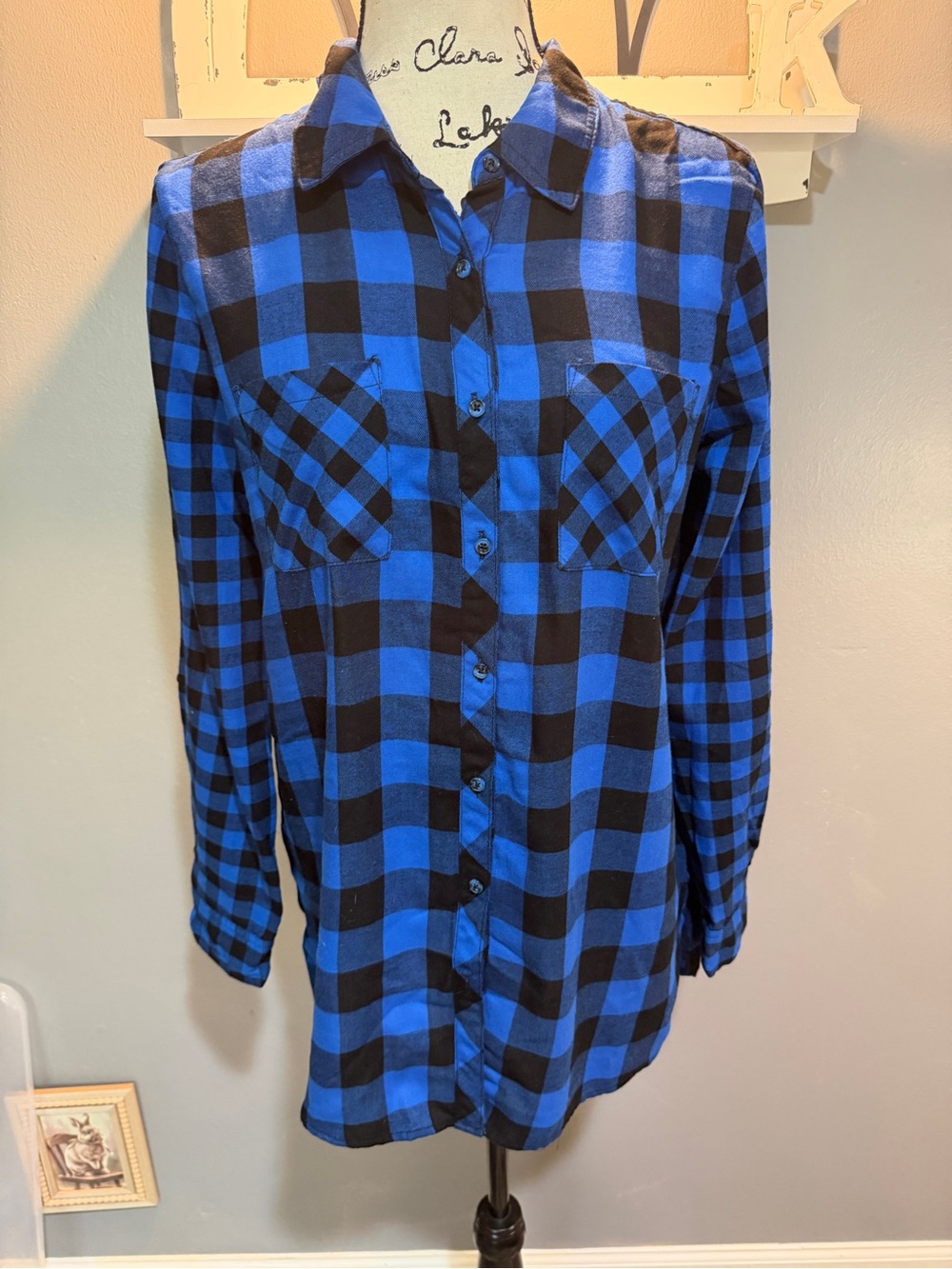 C EST 1946 WOMEN’S BUFFALO PLAID BUTTON DOWN SHIRT SZ M